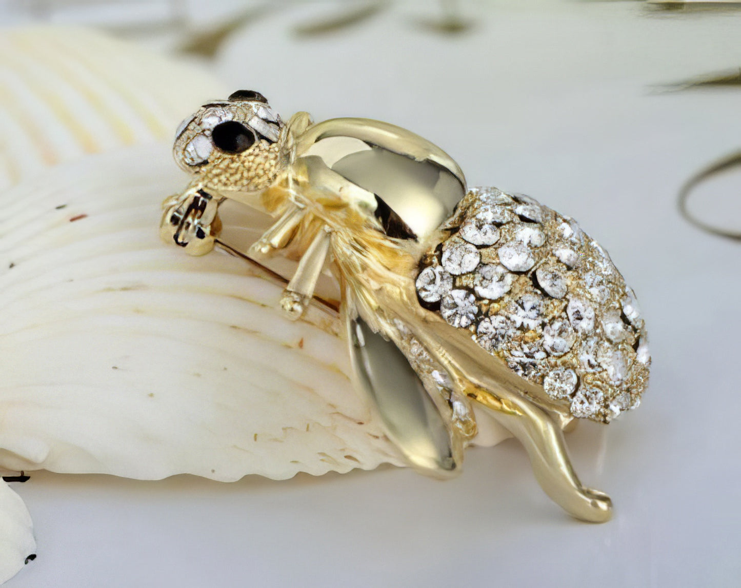 Rhinestone Bee Brooch in Gold