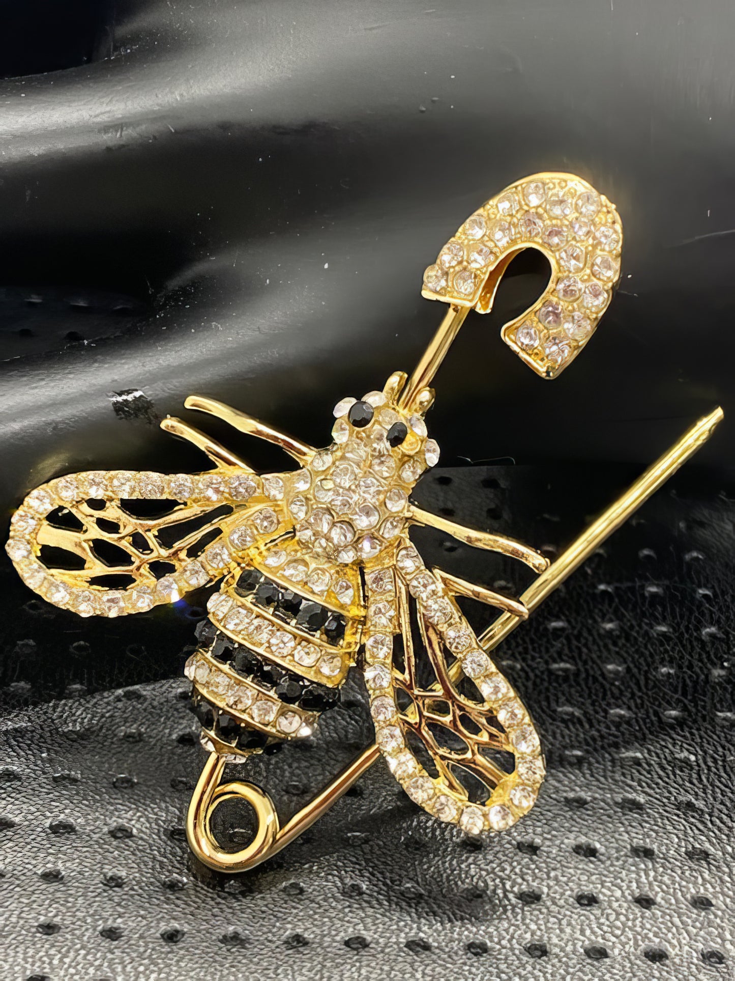 Luxury Rhinestone Pin with Crystal Bee in Gold