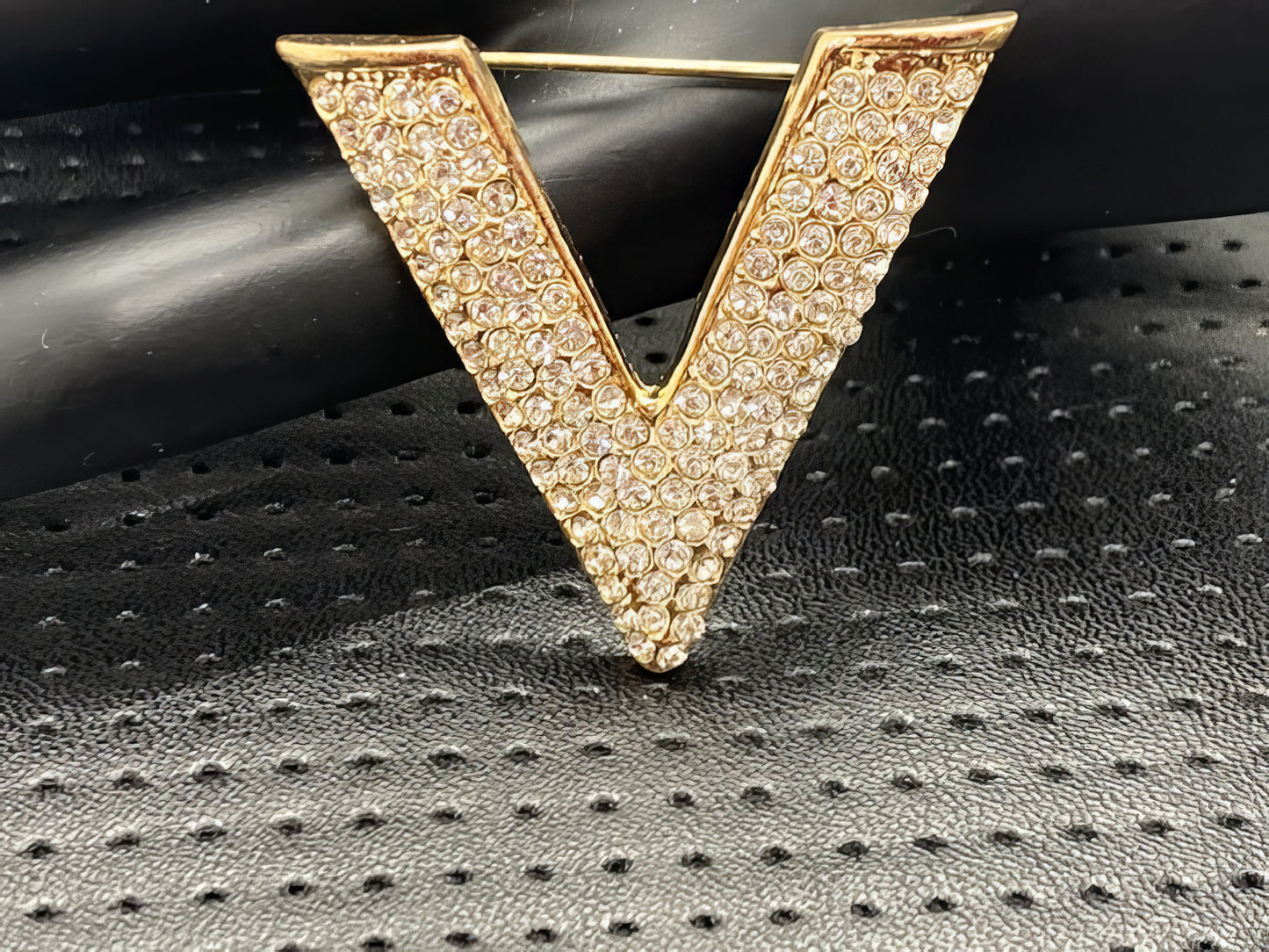 Luxury Letter V Shape Rhinestone Brooch Pin in Gold