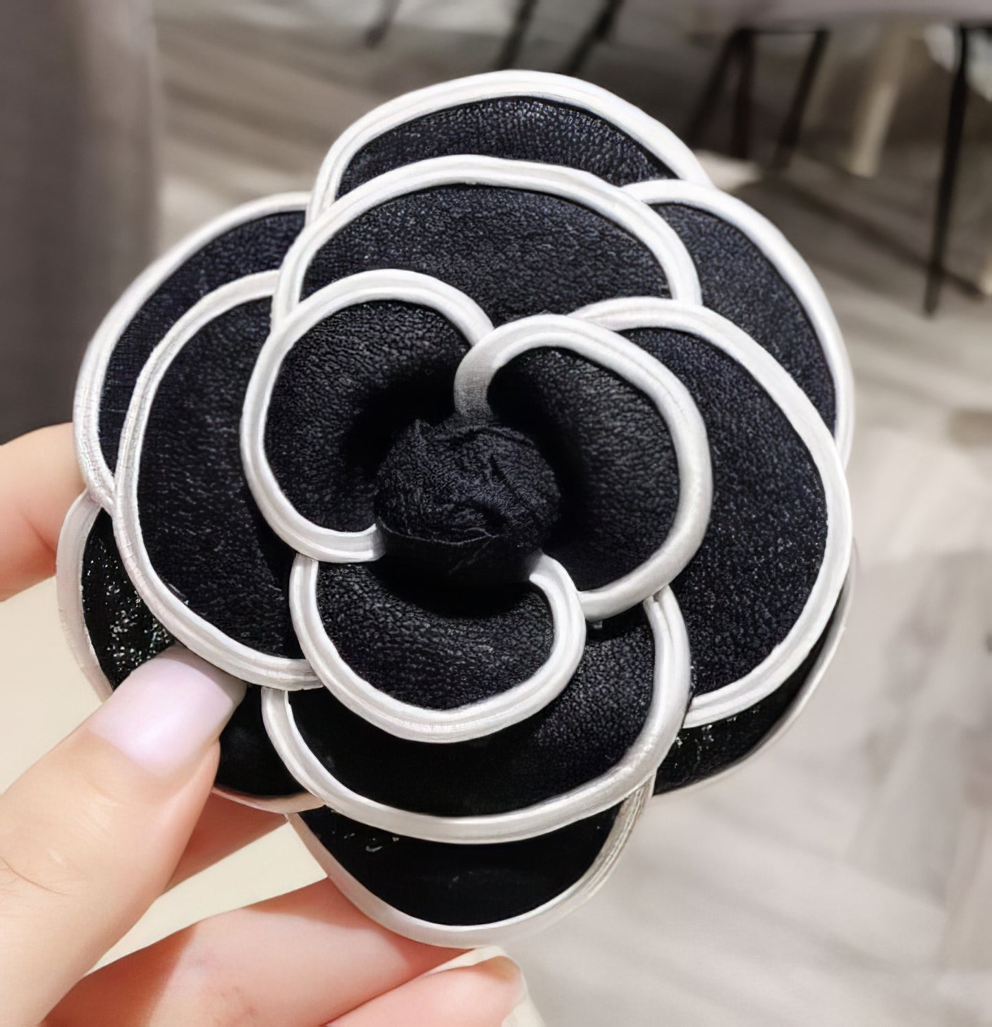 High-grade Flower Cloth Art Classic Camellia Brooch Pin in Black and Silver