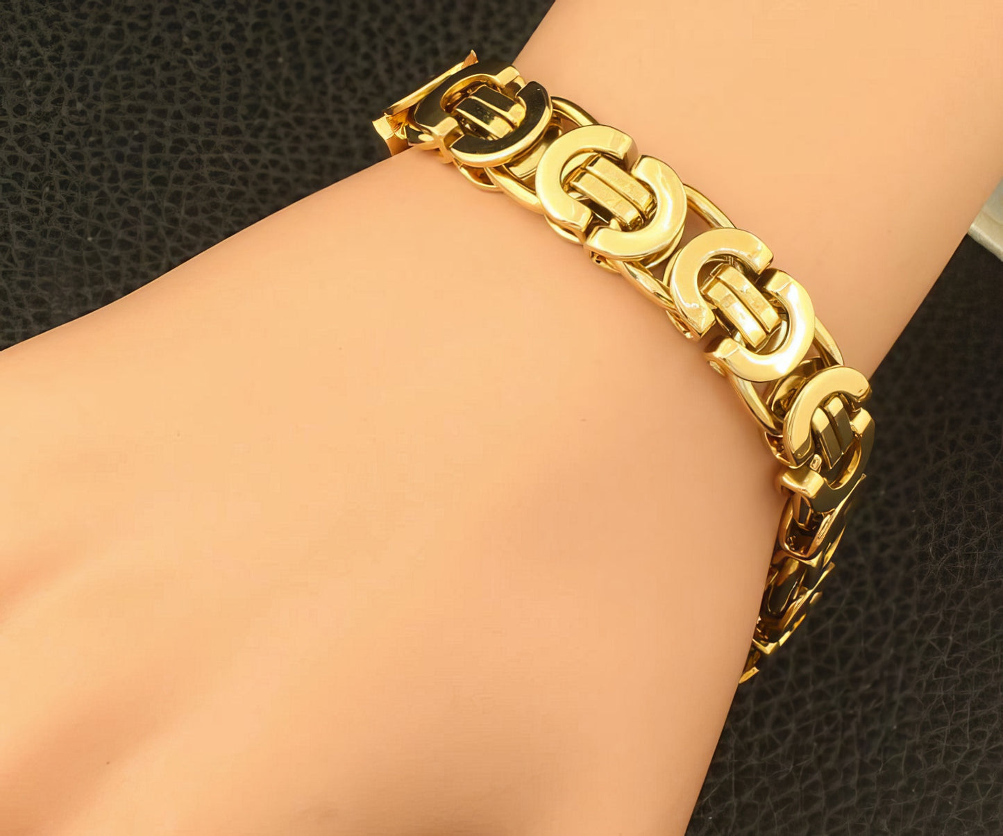 Fashion Link Stainless Steel Bracelet in Gold