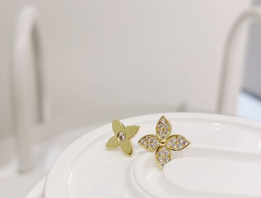 Clover Flower Stud Earrings with Inlaid Rhinestones in Gold