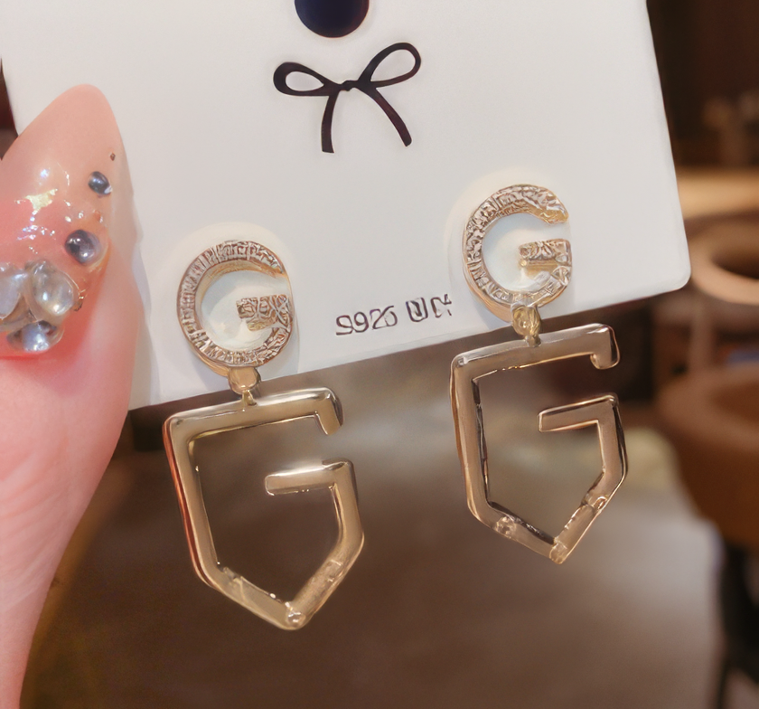 Rhinestone Extended Letter G dangle Earrings in Gold