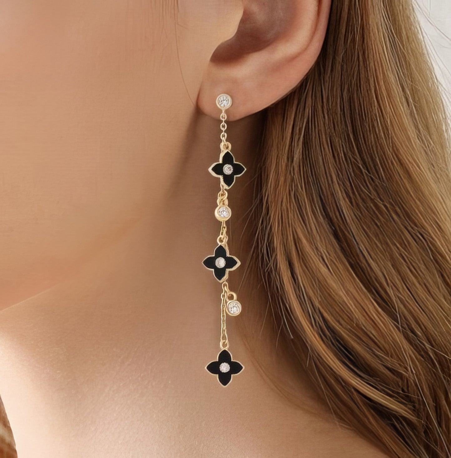 Zircon Four Leaf Clover Long Tassel Earrings in Black