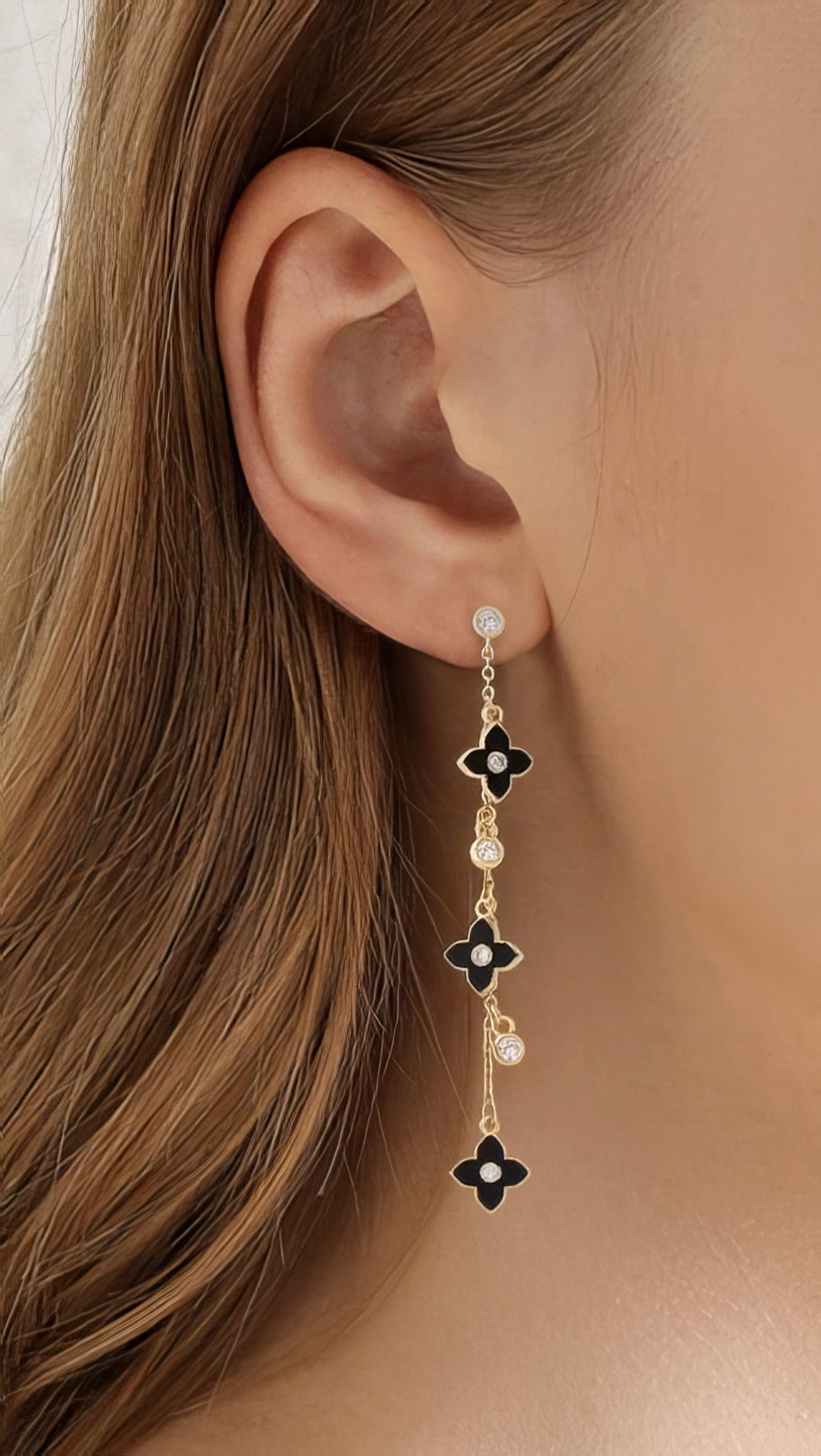 Zircon Four Leaf Clover Long Tassel Earrings in Black