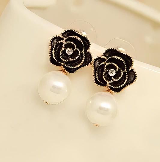 Pearl Pendant Camellia Earrings in RoseGold and Black