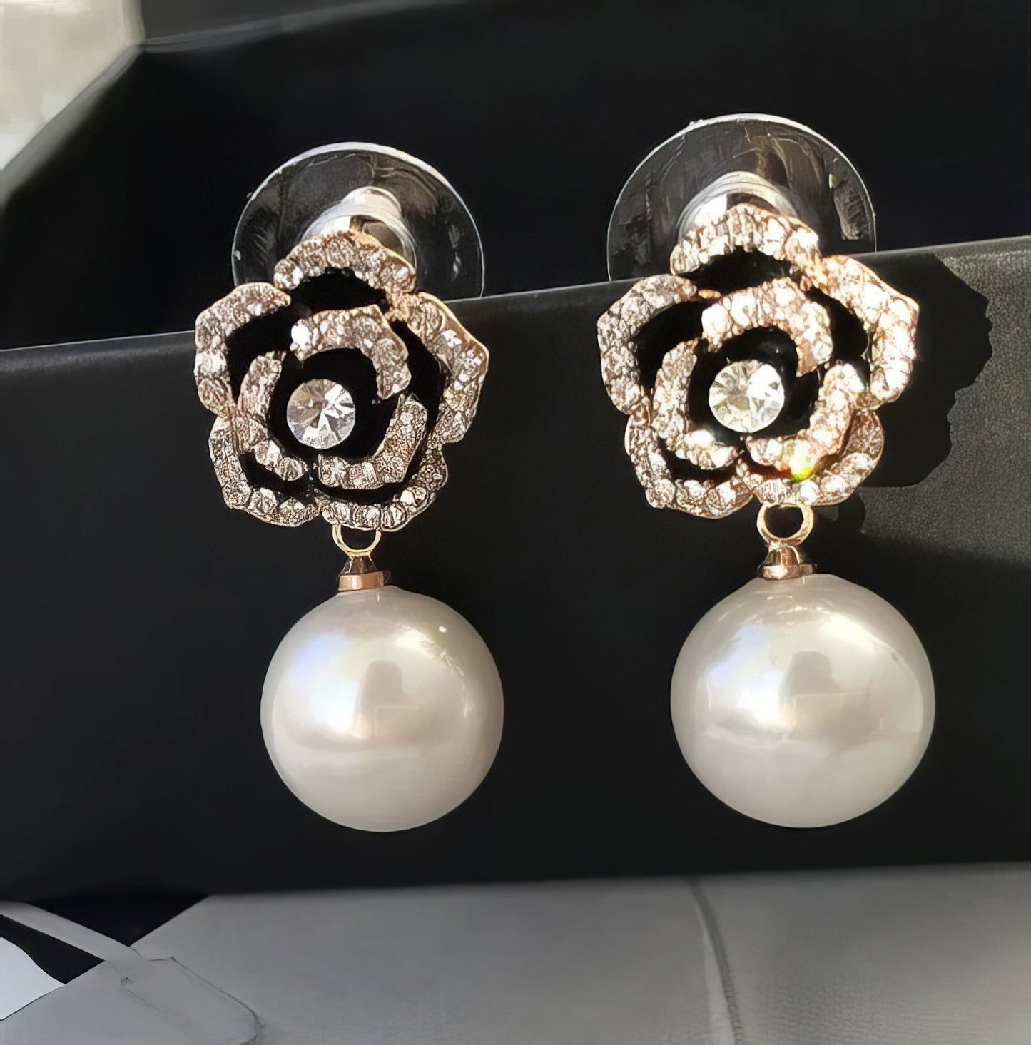 Pearl Pendant Camellia Earrings in RoseGold and Black