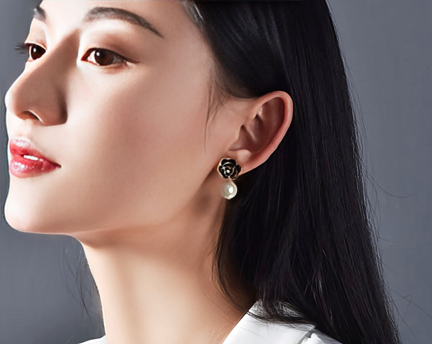 Pearl Pendant Camellia Earrings in Silver and Black