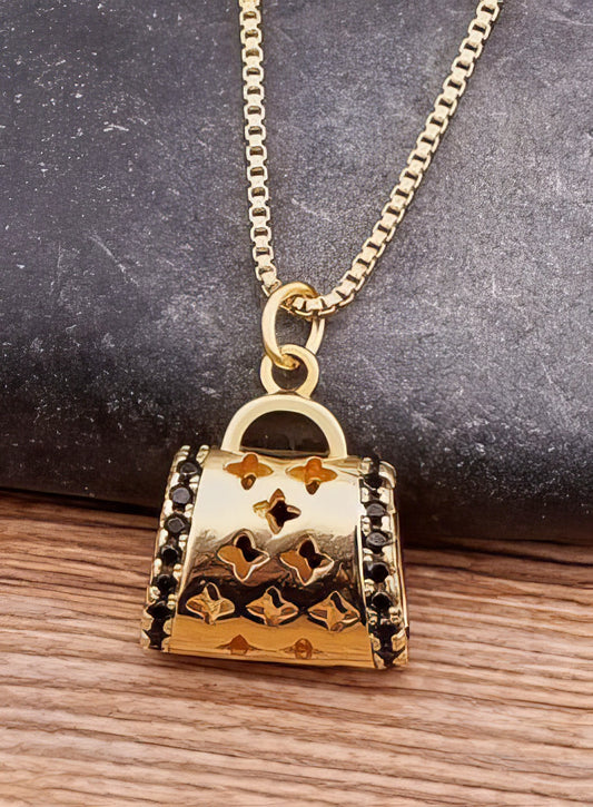 Retro Crystal Clover Bag Pendant Necklace in Black and Gold