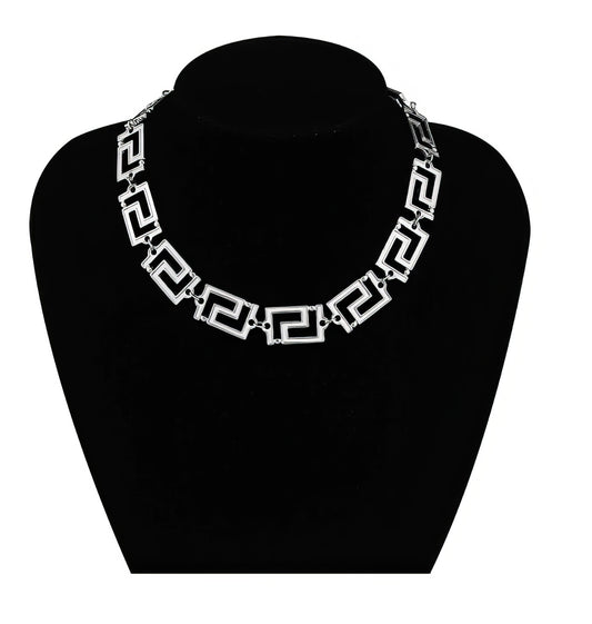 Dress Up Short Labyrinth Greek Key Choker Necklace in Silver