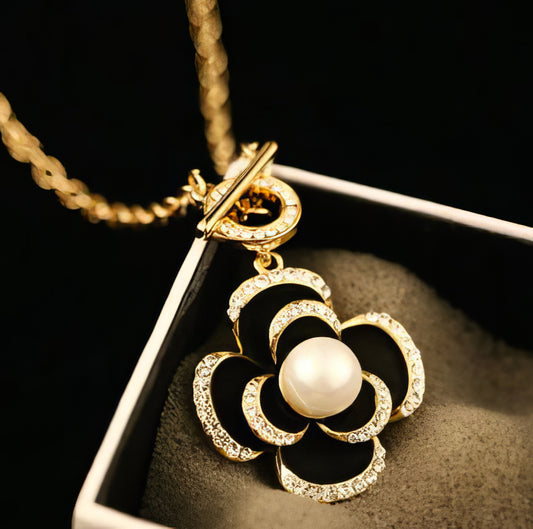 Luxury Pearl Camellia Necklace in Black and Gold