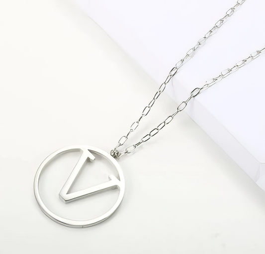 Modern Letter V Pendant Chain Necklace