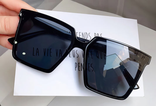 Vintage Square Sunglasses in Black